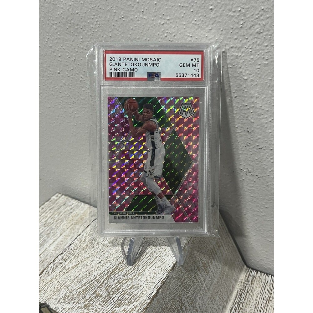 Giannis Antetokounmpo 2019 Panini Mosaic Pink Camo Prizm #75 PSA 10 GEM MINT